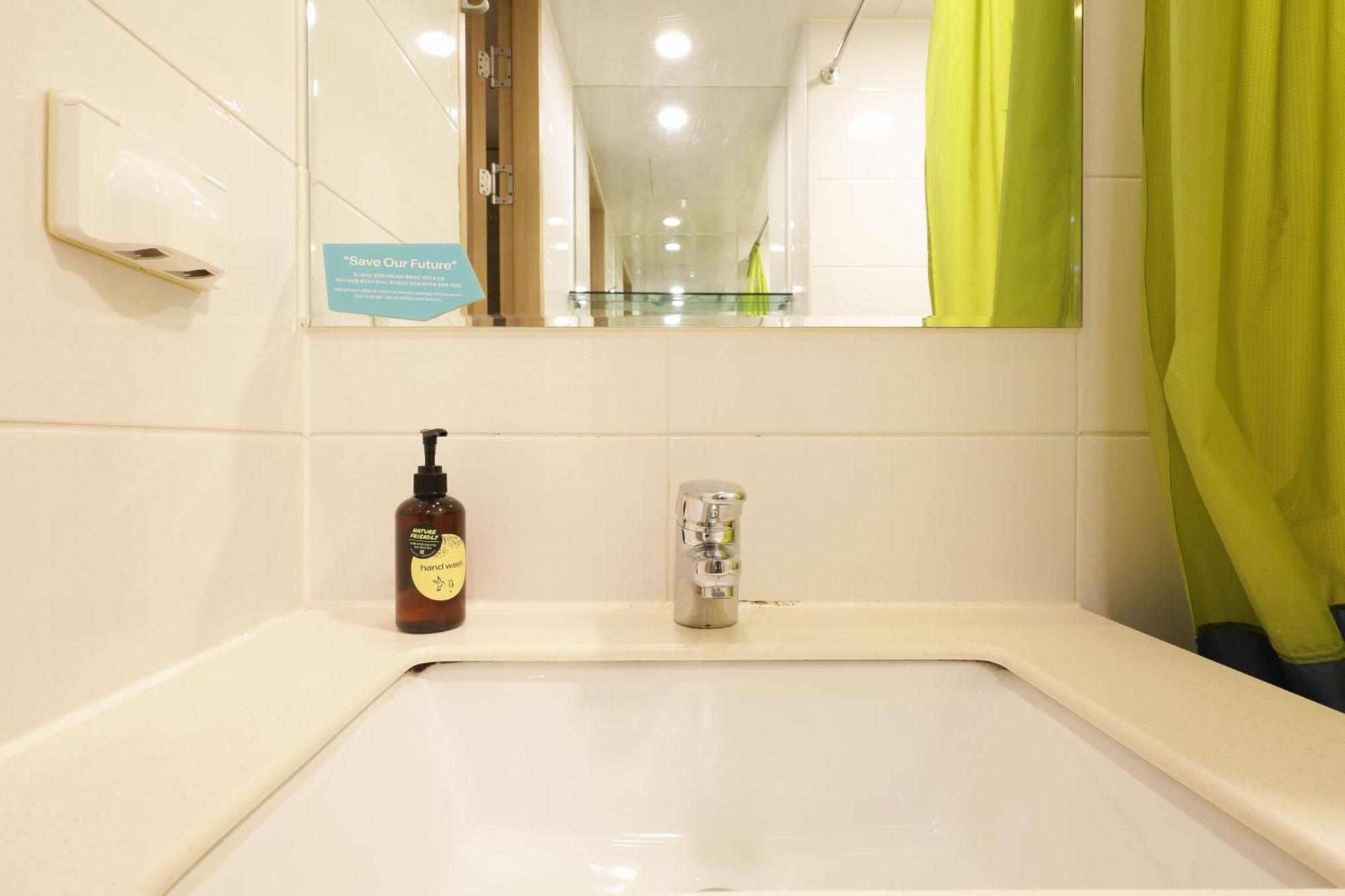 Mangrove Sinseol 3* Seoul